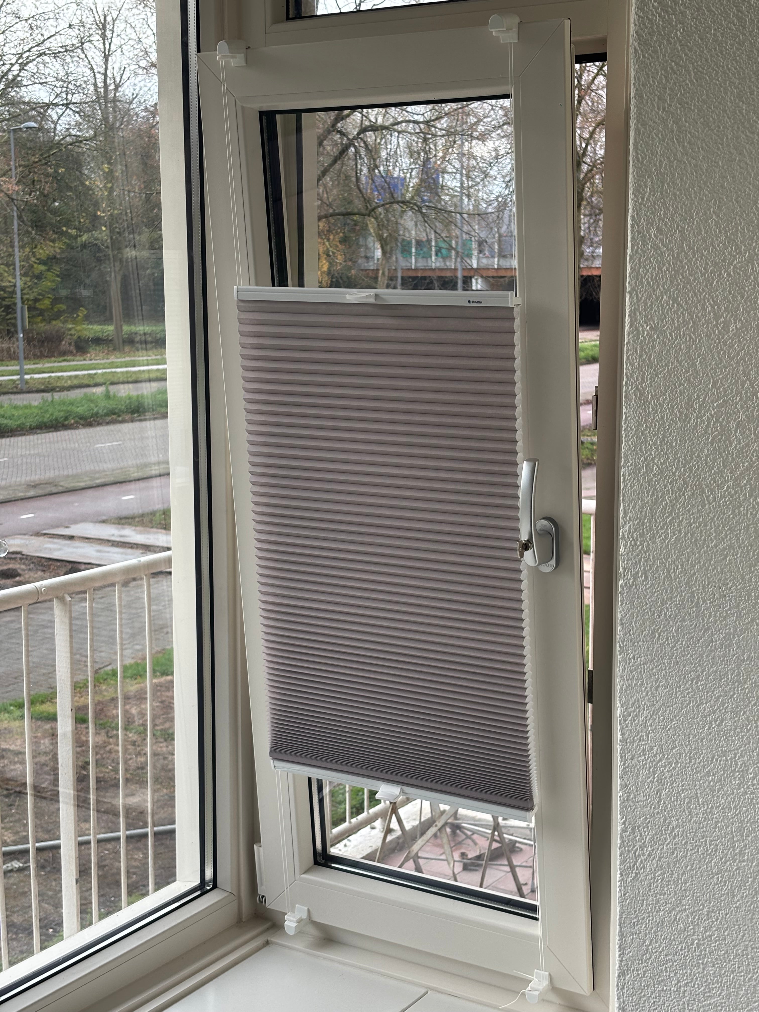 Plisségordijn Draaikiepraam - Lichtdoorlatend - Granietgrijs